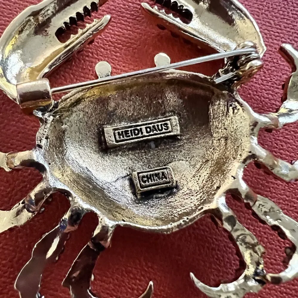 🦀 Heidi Daus on SALE NEW stunning white crystal crab brooch 🦀